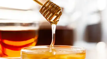 Madu Asli vs Palsu, Gimana Bedainnya? Cek Ciri-cirinya!