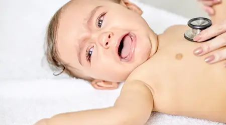 Perut Kembung Bikin Bayi Rewel? Atasi Pakai Cara Ini
