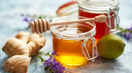 Pilihan Suplemen Herbal yang Aman & Bermanfaat untuk Lansia