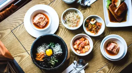K-Pop Lovers Wajib Tahu! Ini Rekomendasi Makanan Pedas Korea yang Aman di Lambung