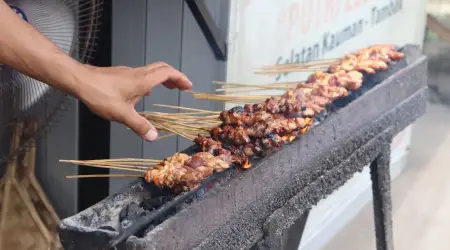 Lebaran Daging Bisa Picu Masalah Kesehatan, Ini Cara Mencegahnya!