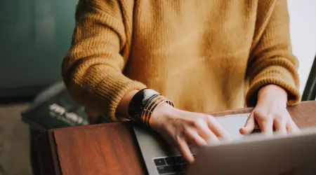 Workaholic = Produktif? Belum Tentu! Ini Bahayanya Buat Kesehatan