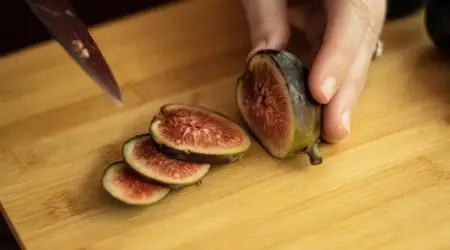 Sahabat Usus Sensitif: Ini Alasan Buah Tin Cocok untuk Penderita Radang Usus & IBS