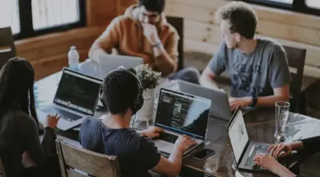Rahasia Jaga Usus Tetap Bahagia Meski Hidup Kantoran Super Sibuk